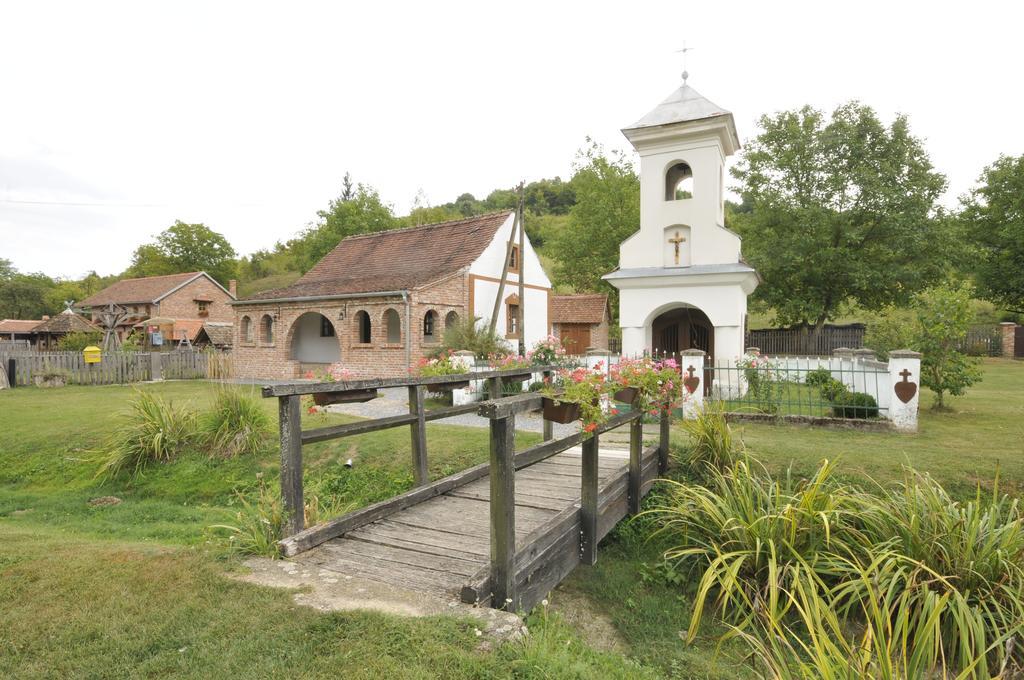 Country House Tunjina Kuca Stara Kapela Pension Pavlovci Buitenkant foto