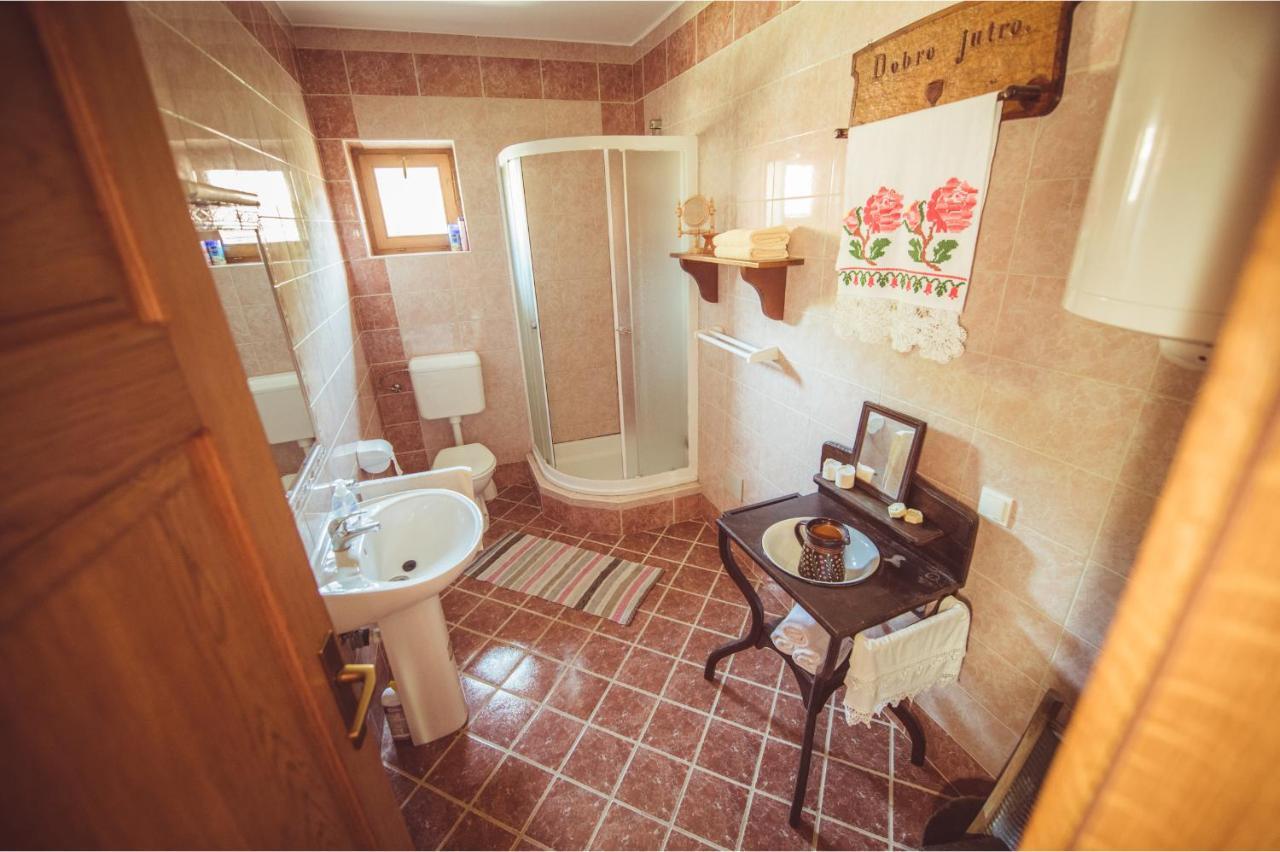 Country House Tunjina Kuca Stara Kapela Pension Pavlovci Buitenkant foto