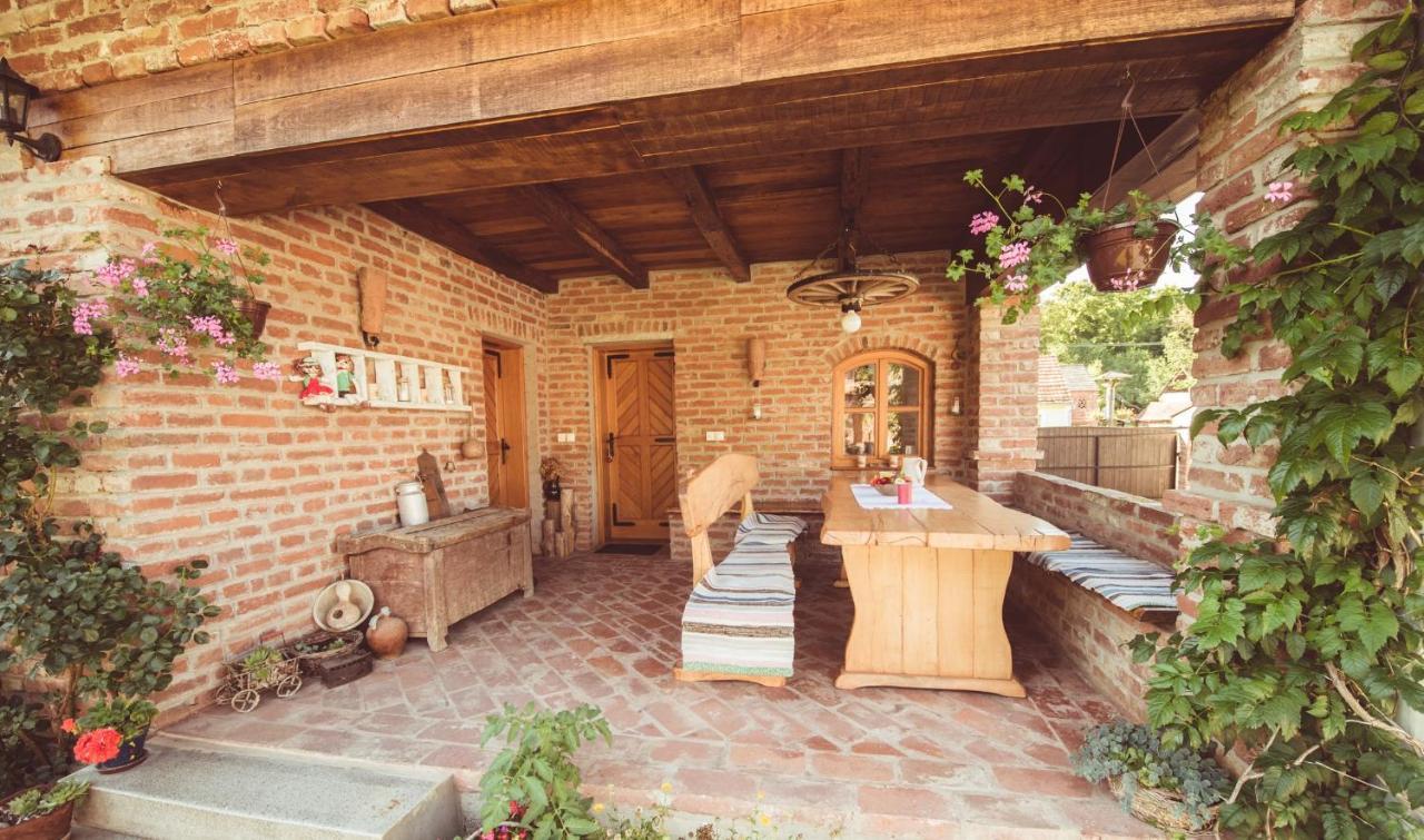 Country House Tunjina Kuca Stara Kapela Pension Pavlovci Buitenkant foto